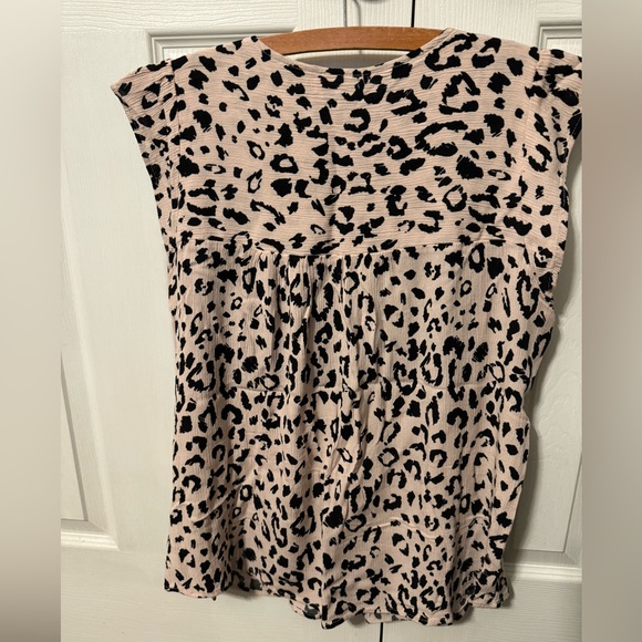 Fun & Bold Boutique Top - Picture 4 of 4